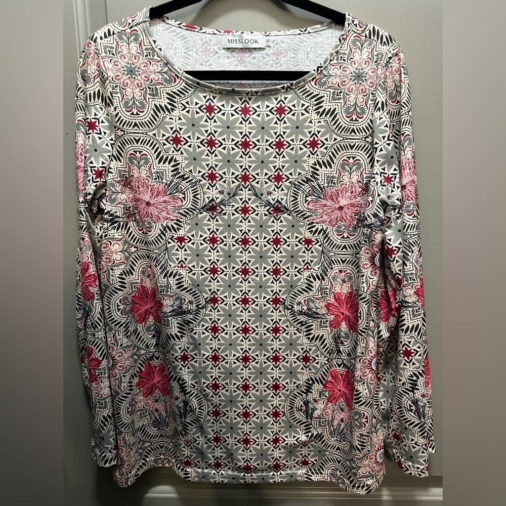Misslook Size L long Sleeve Printed Tee EUC